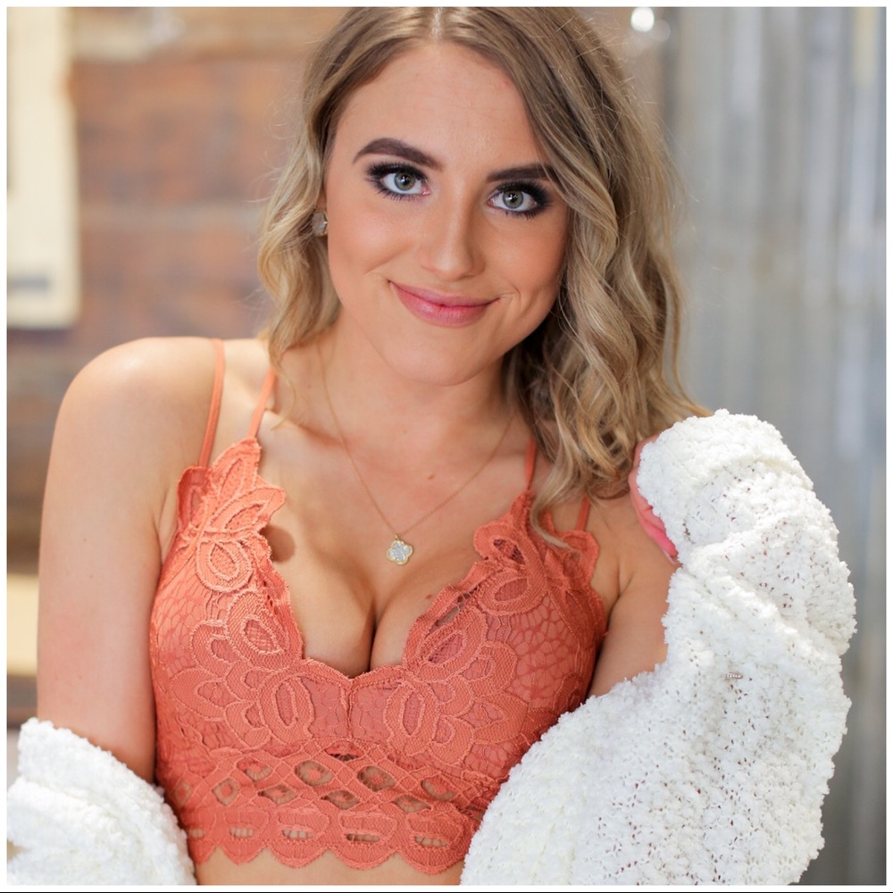 ✨RESTOCKED✨ WALK THIS WAY BRALETTE-MARSALA - Picture 3 of 6